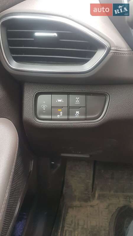 Внедорожник / Кроссовер Hyundai Santa FE 2019 в Житомире
