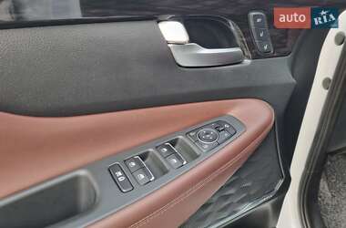 Внедорожник / Кроссовер Hyundai Santa FE 2019 в 