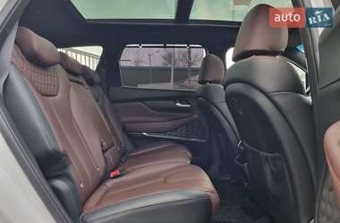 Внедорожник / Кроссовер Hyundai Santa FE 2019 в 