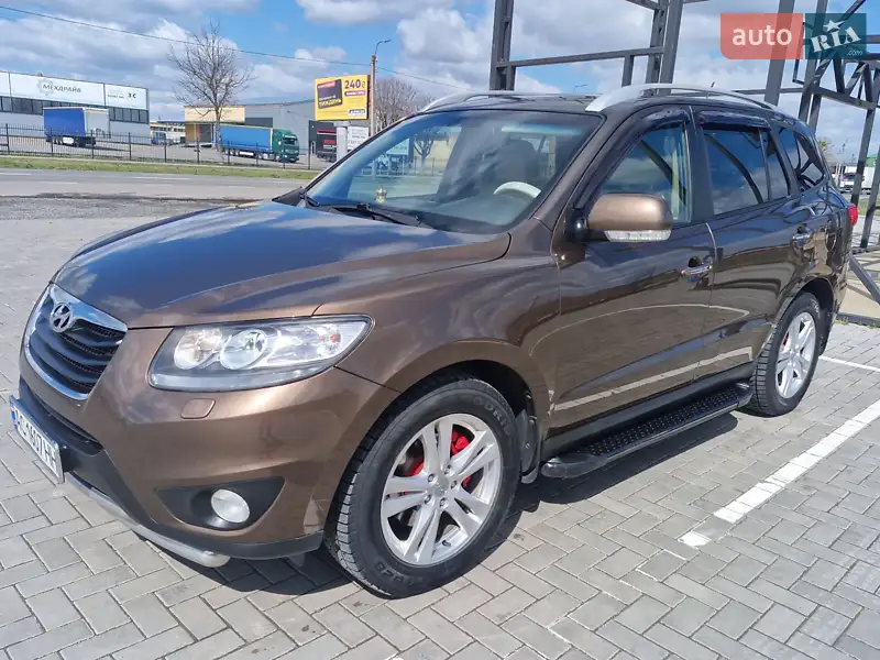 Позашляховик / Кросовер Hyundai Santa FE 2011 в 