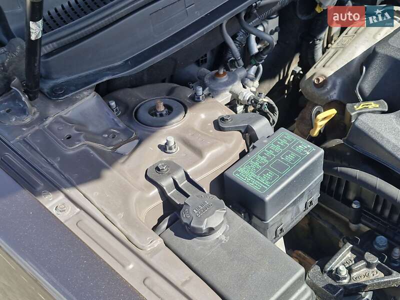 Позашляховик / Кросовер Hyundai Santa FE 2011 в 