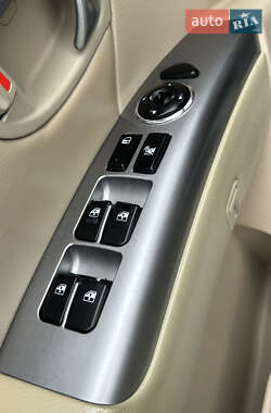 Внедорожник / Кроссовер Hyundai Santa FE 2011 в 