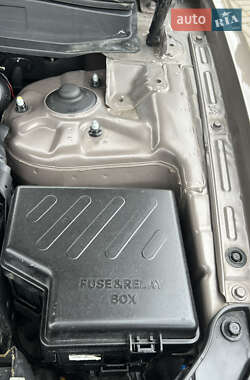 Внедорожник / Кроссовер Hyundai Santa FE 2011 в 