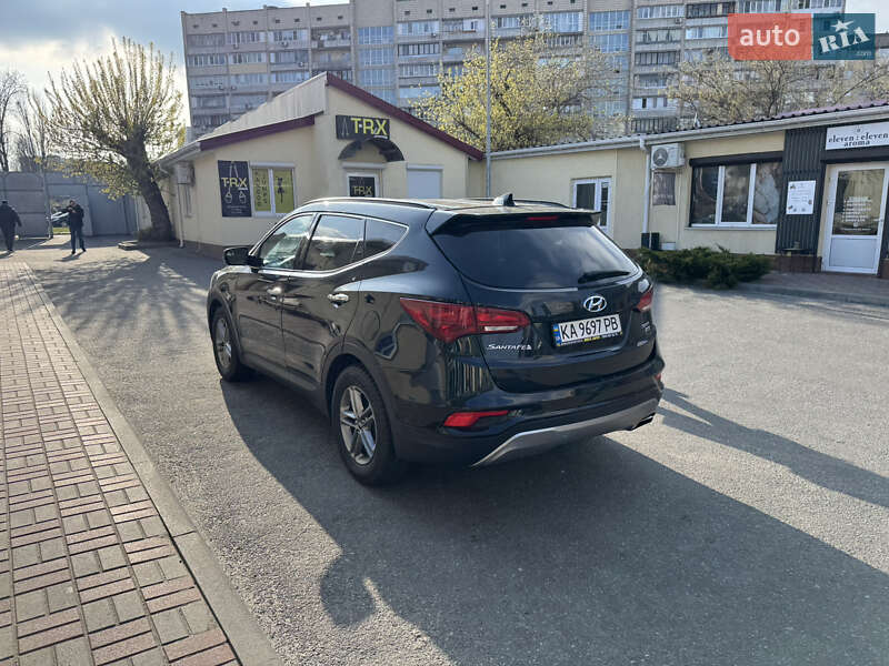 Внедорожник / Кроссовер Hyundai Santa FE 2016 в Киеве