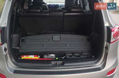 Позашляховик / Кросовер Hyundai Santa FE 2011 в 