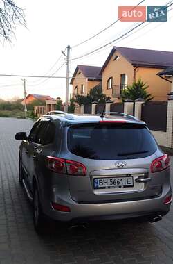 Позашляховик / Кросовер Hyundai Santa FE 2011 в 