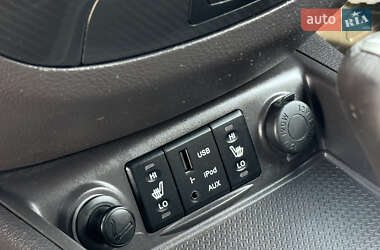 Внедорожник / Кроссовер Hyundai Santa FE 2011 в 