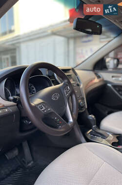 Внедорожник / Кроссовер Hyundai Santa FE 2013 в 