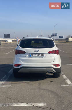 Внедорожник / Кроссовер Hyundai Santa FE 2017 в 