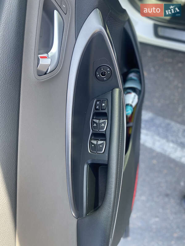 Позашляховик / Кросовер Hyundai Santa FE 2017 в Одесі