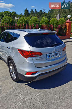 Внедорожник / Кроссовер Hyundai Santa FE 2016 в 