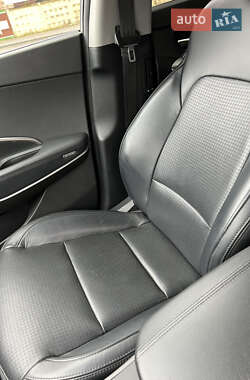 Внедорожник / Кроссовер Hyundai Santa FE 2012 в 