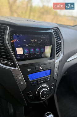 Внедорожник / Кроссовер Hyundai Santa FE 2013 в 