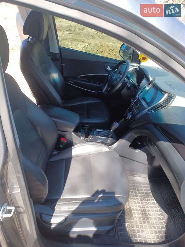 Позашляховик / Кросовер Hyundai Santa FE 2014 в Краснограді