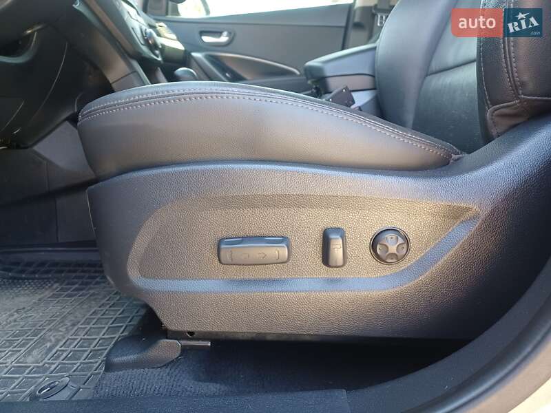 Позашляховик / Кросовер Hyundai Santa FE 2014 в Краснограді