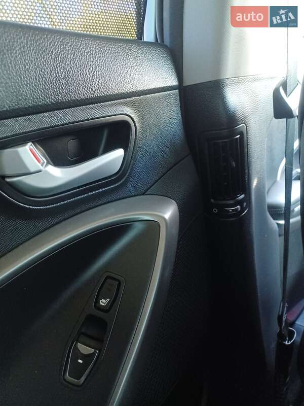 Позашляховик / Кросовер Hyundai Santa FE 2014 в Краснограді