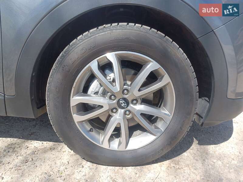 Позашляховик / Кросовер Hyundai Santa FE 2014 в Краснограді
