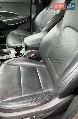 Внедорожник / Кроссовер Hyundai Santa FE 2012 в 