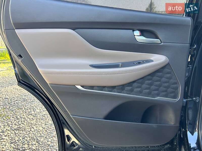 Позашляховик / Кросовер Hyundai Santa FE 2023 в Миколаєві