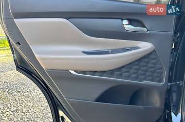 Внедорожник / Кроссовер Hyundai Santa FE 2023 в 