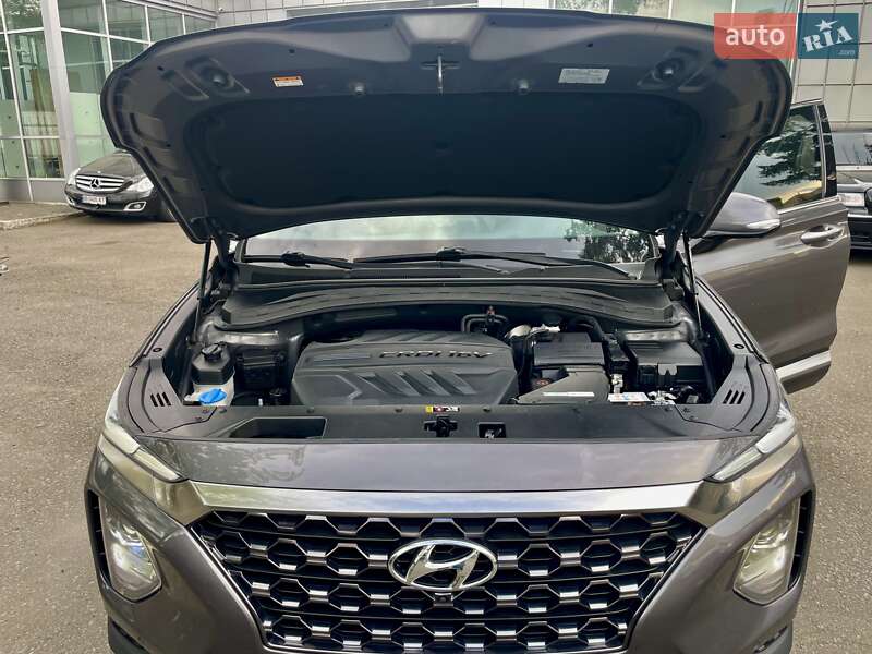 Внедорожник / Кроссовер Hyundai Santa FE 2019 в Киеве
