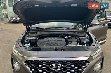 Позашляховик / Кросовер Hyundai Santa FE 2019 в 