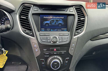 Внедорожник / Кроссовер Hyundai Santa FE 2015 в 