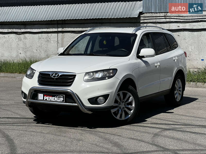 Внедорожник / Кроссовер Hyundai Santa FE 2010 в Киеве
