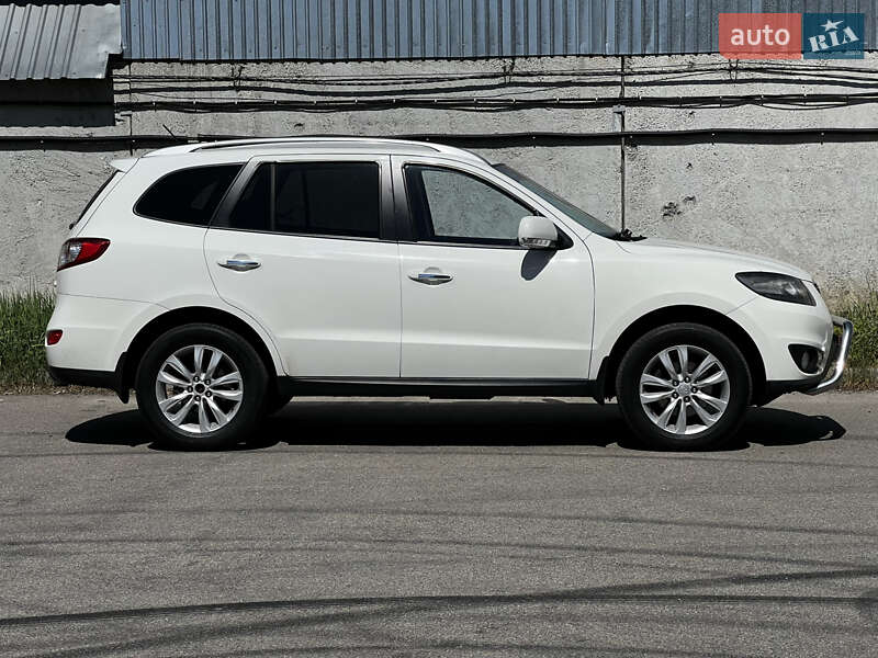 Внедорожник / Кроссовер Hyundai Santa FE 2010 в Киеве