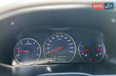 Позашляховик / Кросовер Hyundai Santa FE 2010 в 