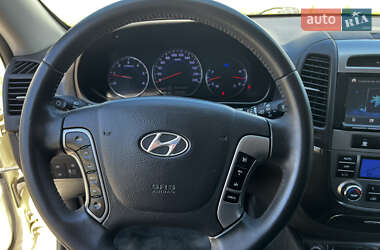 Позашляховик / Кросовер Hyundai Santa FE 2010 в 