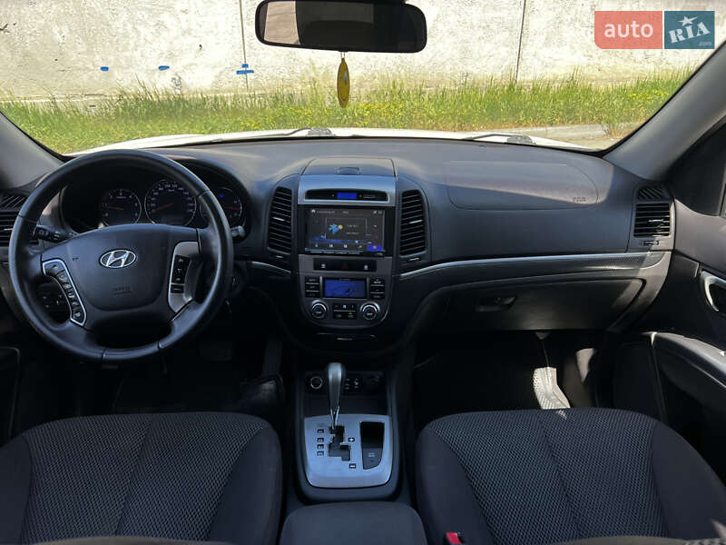 Внедорожник / Кроссовер Hyundai Santa FE 2010 в Киеве