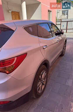 Внедорожник / Кроссовер Hyundai Santa FE 2014 в 