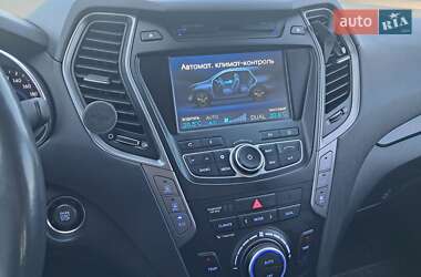 Позашляховик / Кросовер Hyundai Santa FE 2013 в 