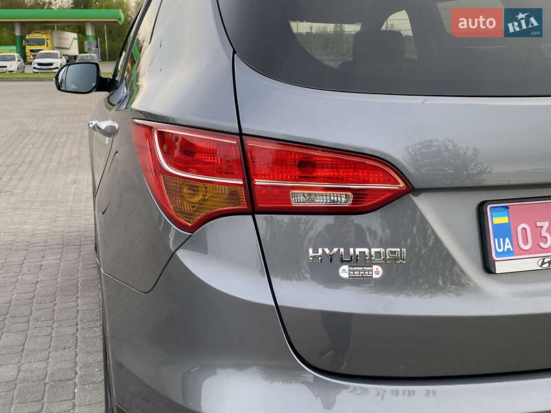 Позашляховик / Кросовер Hyundai Santa FE 2014 в Радивиліві