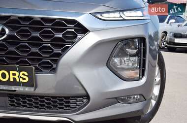 Внедорожник / Кроссовер Hyundai Santa FE 2019 в 