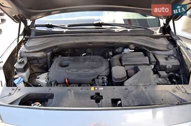 Внедорожник / Кроссовер Hyundai Santa FE 2019 в 