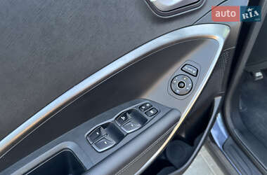 Внедорожник / Кроссовер Hyundai Santa FE 2015 в 