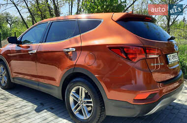 Внедорожник / Кроссовер Hyundai Santa FE 2016 в 