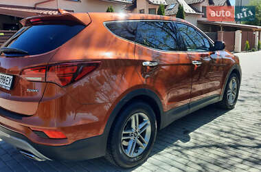Внедорожник / Кроссовер Hyundai Santa FE 2016 в 