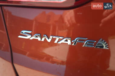 Внедорожник / Кроссовер Hyundai Santa FE 2016 в 