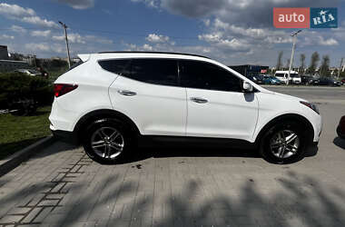 Внедорожник / Кроссовер Hyundai Santa FE 2017 в 