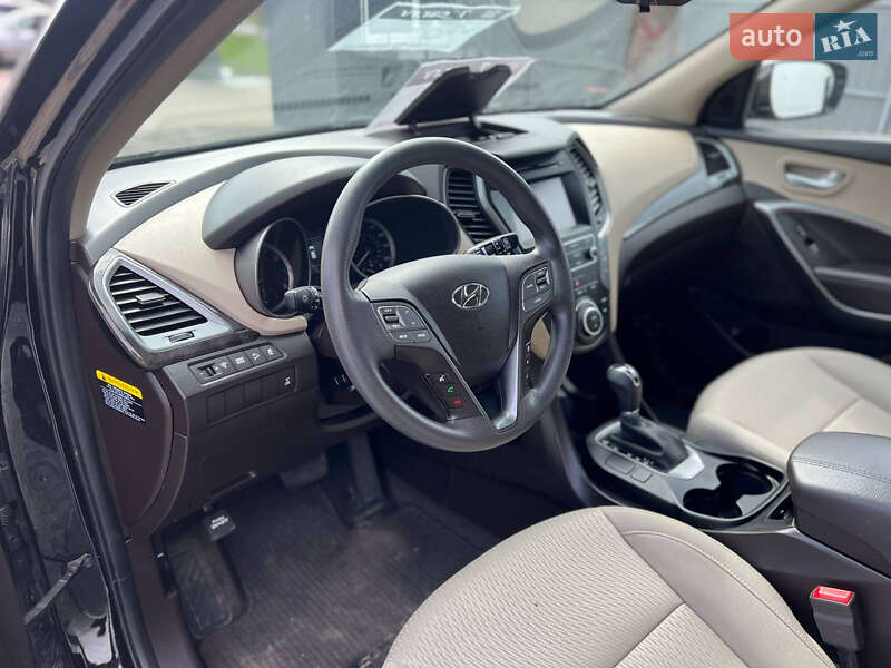 Позашляховик / Кросовер Hyundai Santa FE 2016 в Рівному