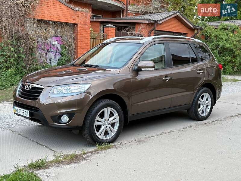 Позашляховик / Кросовер Hyundai Santa FE 2011 в Харкові