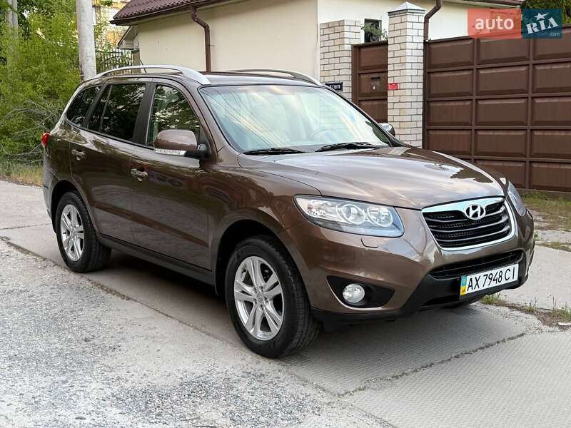 Позашляховик / Кросовер Hyundai Santa FE 2011 в Харкові