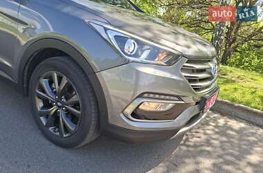 Внедорожник / Кроссовер Hyundai Santa FE 2016 в 