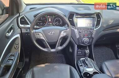 Внедорожник / Кроссовер Hyundai Santa FE 2016 в 