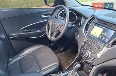 Внедорожник / Кроссовер Hyundai Santa FE 2016 в 