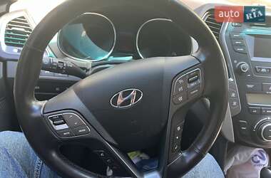 Позашляховик / Кросовер Hyundai Santa FE 2013 в 