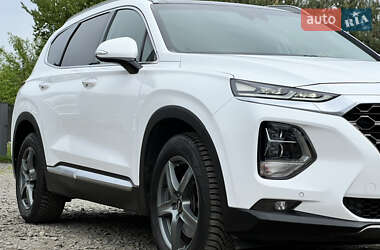 Внедорожник / Кроссовер Hyundai Santa FE 2019 в 